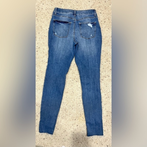 Maurice’s m Med‎ R Reg distressed jeans - Picture 2 of 4